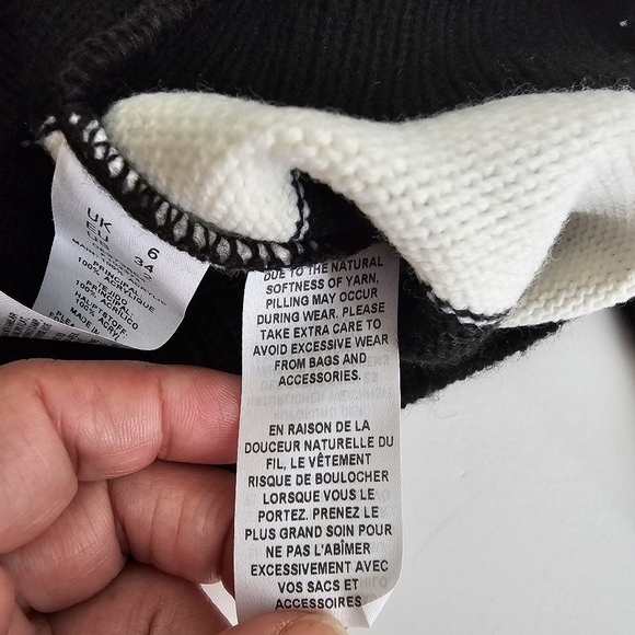 Collusion Women’s sweater black and white striped crew neck size 4/Small crop - Picture 6 of 6